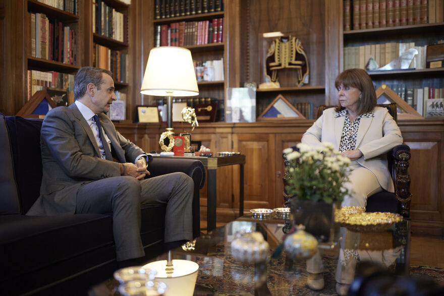 Συνάντηση Μητσοτάκη - Σακελλαροπούλου: Ιδιαίτερα ανησυχητική η ανάφλεξη στη Μέση Ανατολής