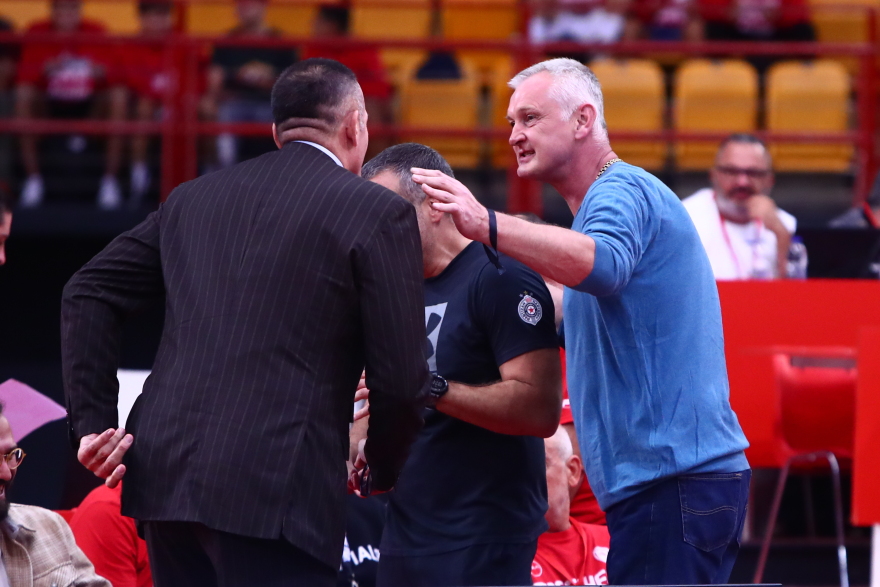  Ολυμπιακός: Στο ΣΕΦ ο Πάσπαλιε, φωτογραφήθηκε δίπλα στη φανέλα του 