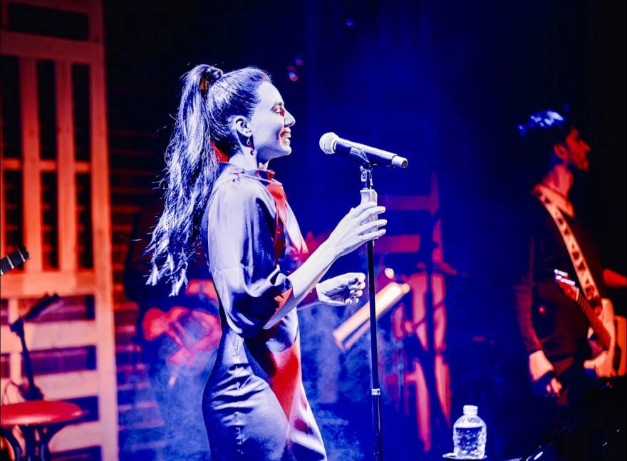 Σοφία Μανουσάκη: Το «εκρηκτικό» live της στη Σφίγγα... μετακομίζει στο Θέατρο Όροφως στην Πάτρα