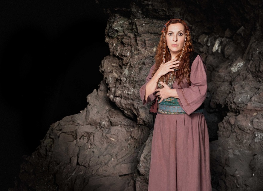 Ποια είναι η Σιμώνη στη «Μάγισσα» και γιατί ο ρόλος της θα είναι καταλυτικός