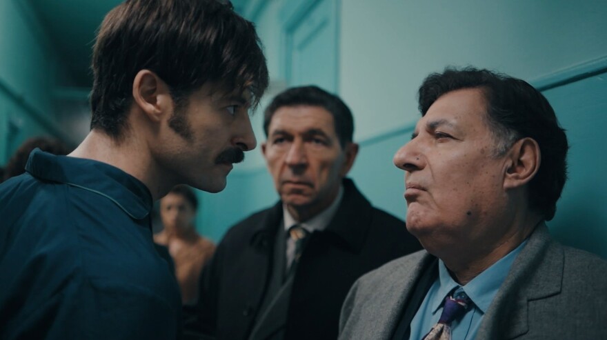 Ναυάγιο: Ο Ιπποκράτης παραμένει στο πλευρό της Ειρήνης χωρίς να της πει ότι ξέρει πως είναι έγκυος