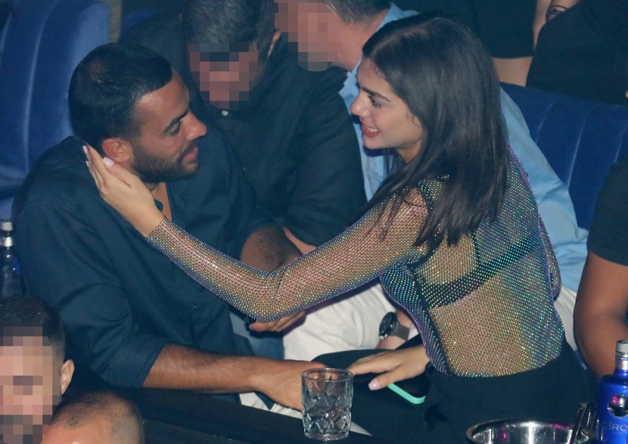 Φωτογραφίες: Αλέξανδρος Πολυχρονιάδης και Μελίνα Νικολαΐδη δεν σταμάτησαν να φιλιούνται στα μπουζούκια