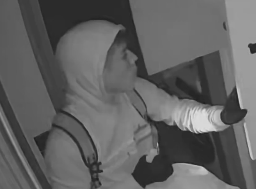 Γιάννης Καλλιάνος: Έπεσε θύμα διάρρηξης - Το βίντεο των 15 λεπτών και το μήνυμα στον διαρρήκτη