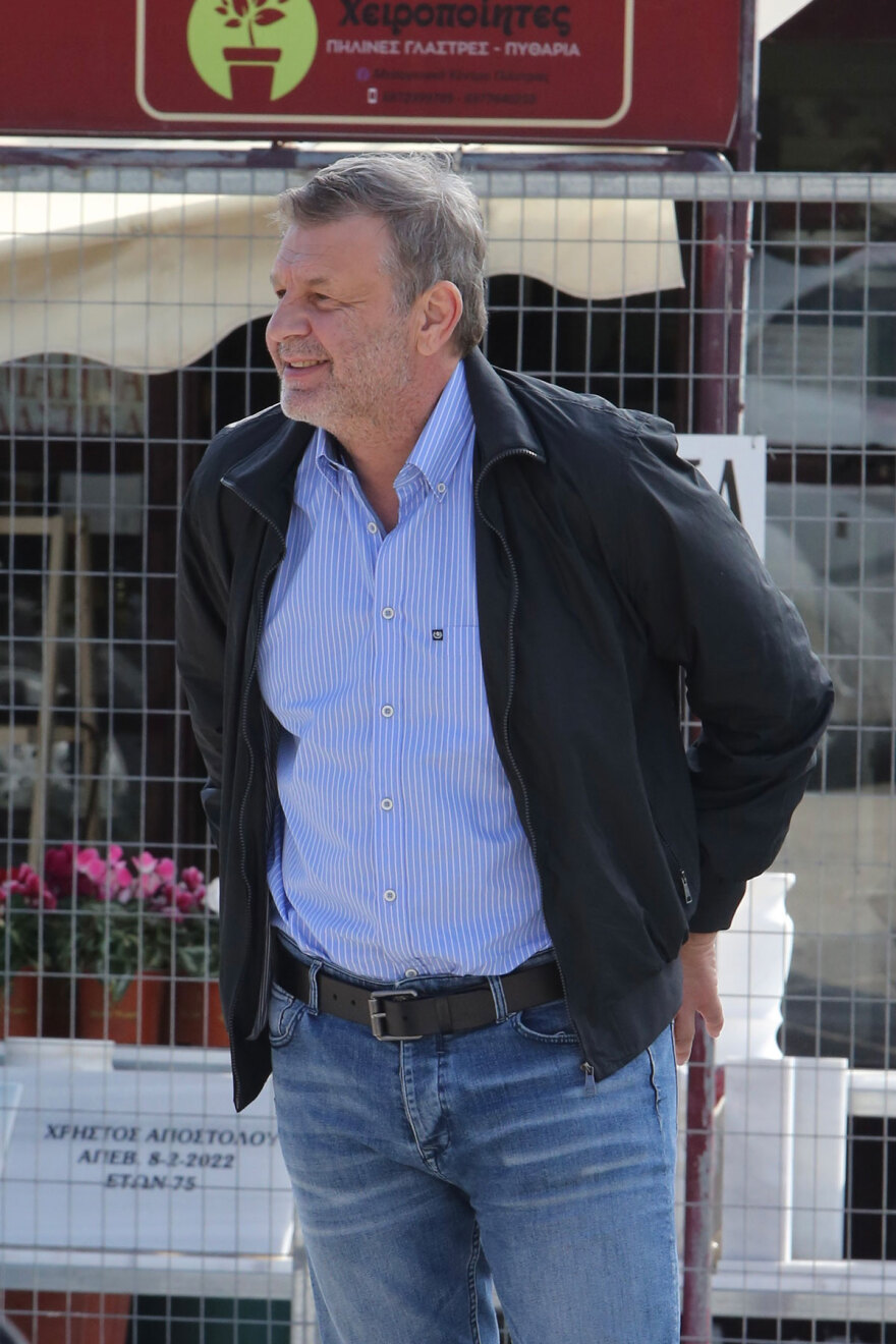 Αίας Μανθόπουλος: Συντετριμμένοι φίλοι και συγγενείς στην κηδεία του