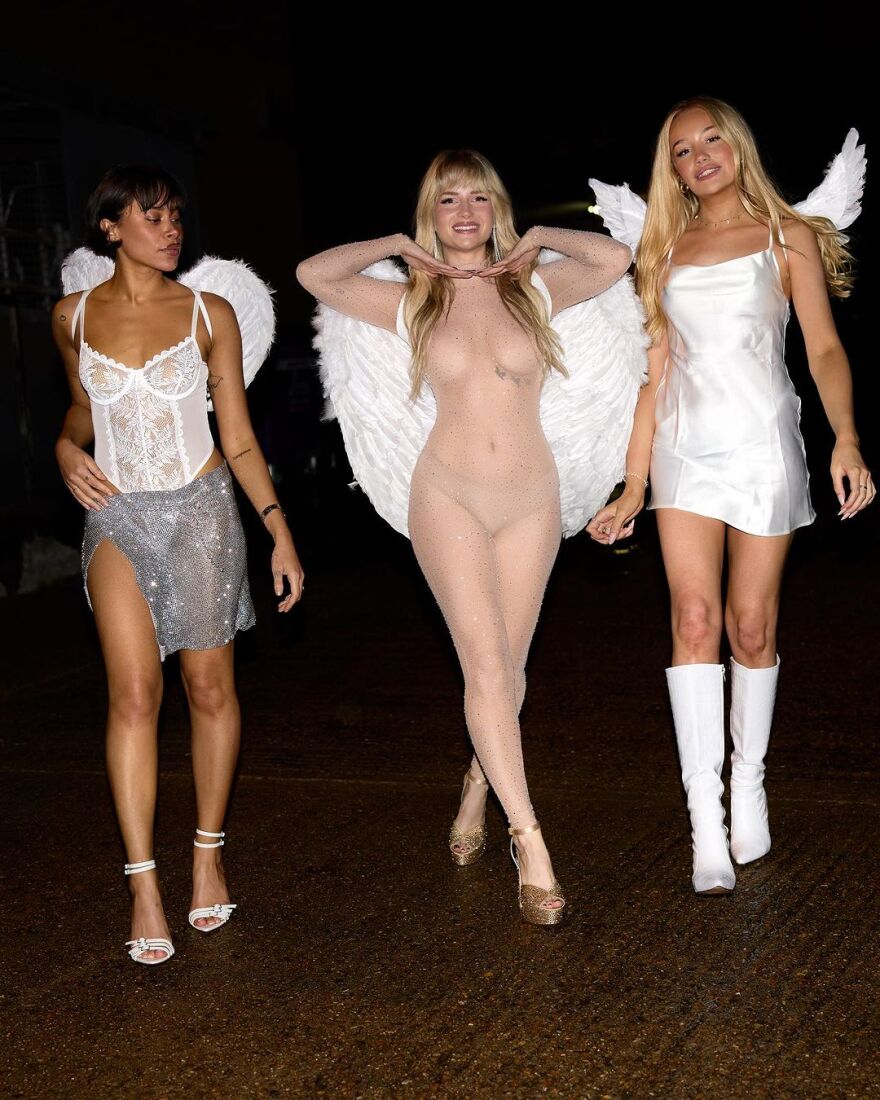 Λότι Μος: Ως αγγελάκι της «Victoria's Secret» για το Halloween