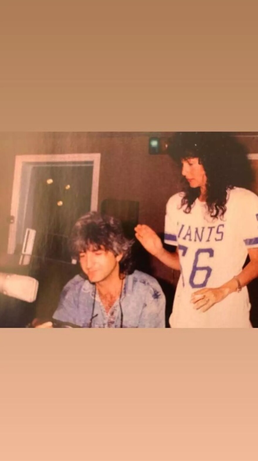 Σοφία Καρβέλα: Οι σπάνιες φωτογραφίες με την Άννα Βίσση και τον Νίκο Καρβέλα από την παιδική της ηλικία