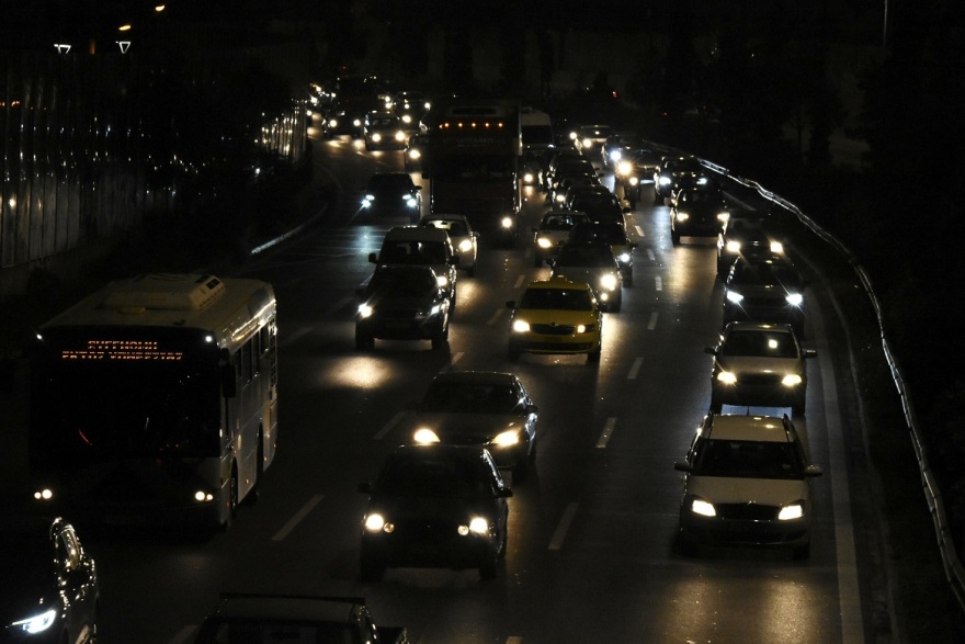 Κίνηση τώρα: Δίωρο χάος στον Κηφισό εξαιτίας τριών τροχαίων