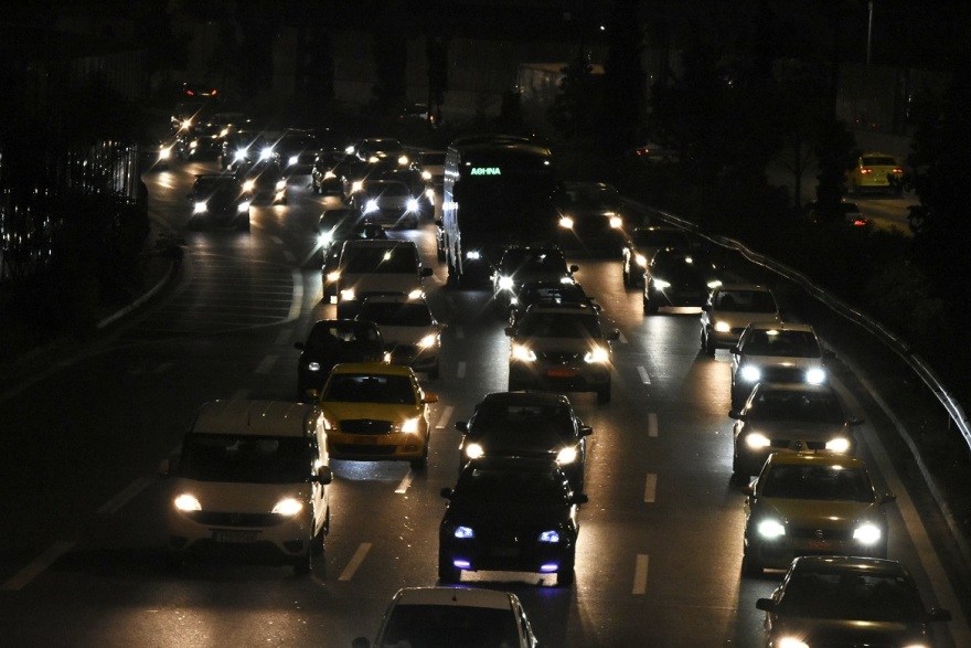 Κίνηση τώρα: Δίωρο χάος στον Κηφισό εξαιτίας τριών τροχαίων