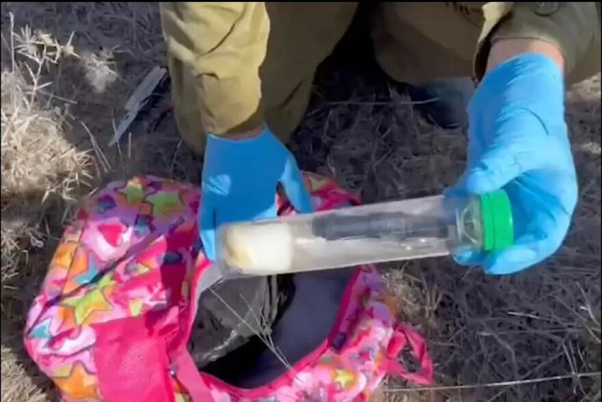 Οι παγίδες της Χαμάς: Βάζουν βόμβες σε παιδικά σακίδια και πτώματα