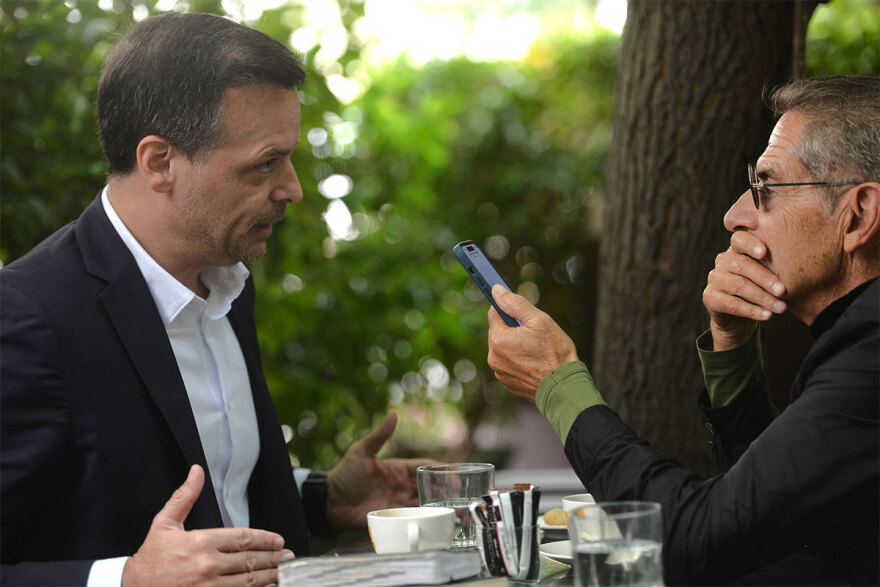 Ο Χάρης Δούκας στον Δανίκα: Πριν το debate δεν με αναγνώριζαν ούτε οι ταξιτζήδες