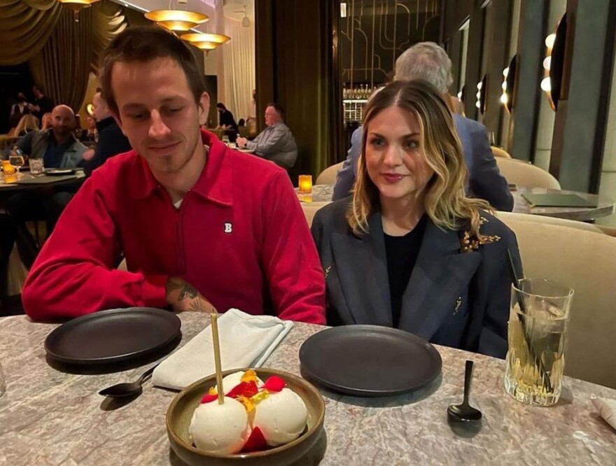 Φράνσις Μπιν Κομπέιν - Ράιλι Χοκ: Παντρεύτηκαν η κόρη του Κερτ Κομπέιν και ο γιος του Τόνι Χοκ