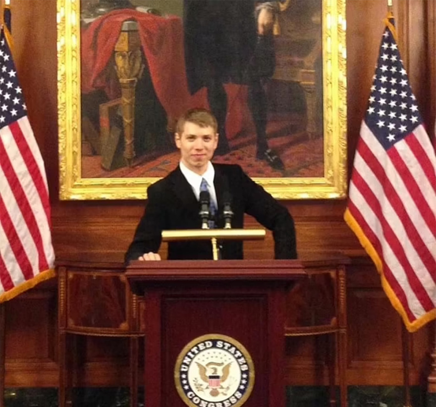 Ισραήλ: Οργή για τον γιο του Νετανιάχου που παραμένει στο Μαϊάμι ενώ 360.000 έφεδροι καλούνται να πολεμήσουν τη Χαμάς