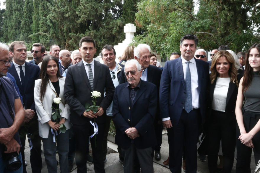 Φώφη Γεννηματά: Όλο το ΠΑΣΟΚ στο Α' Νεκτροταφείο για τα 2 χρόνια από τον θάνατό της