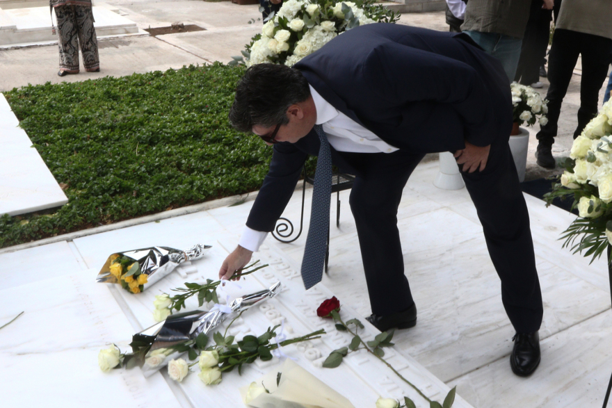 Φώφη Γεννηματά: Όλο το ΠΑΣΟΚ στο Α' Νεκτροταφείο για τα 2 χρόνια από τον θάνατό της