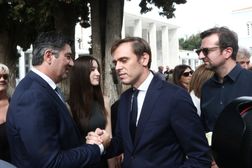 Φώφη Γεννηματά: Όλο το ΠΑΣΟΚ στο Α' Νεκτροταφείο για τα 2 χρόνια από τον θάνατό της