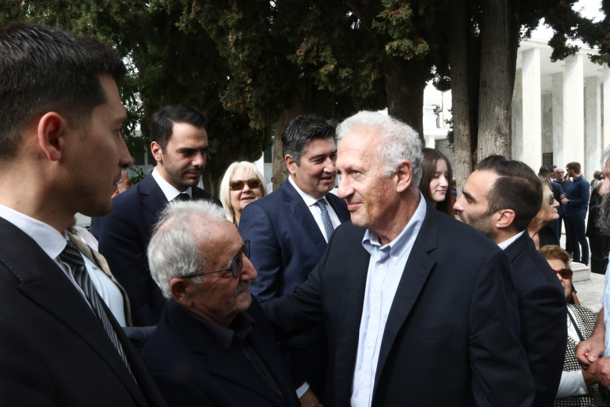 Φώφη Γεννηματά: Όλο το ΠΑΣΟΚ στο Α' Νεκτροταφείο για τα 2 χρόνια από τον θάνατό της