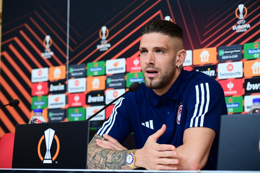  Μαρτίνεθ για το Ολυμπιακός - Γουέστ Χαμ: «Πρέπει να κάνουμε το τέλειο παιχνίδι»