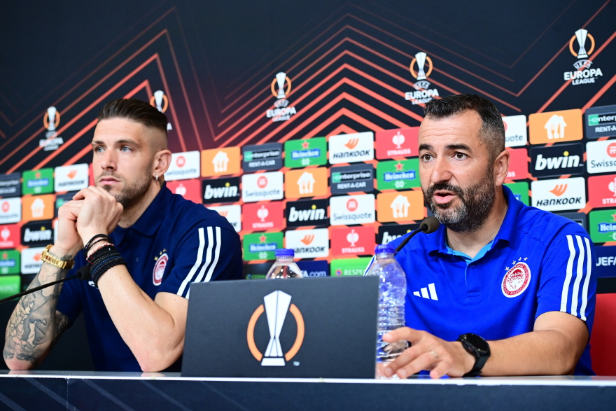  Μαρτίνεθ για το Ολυμπιακός - Γουέστ Χαμ: «Πρέπει να κάνουμε το τέλειο παιχνίδι»