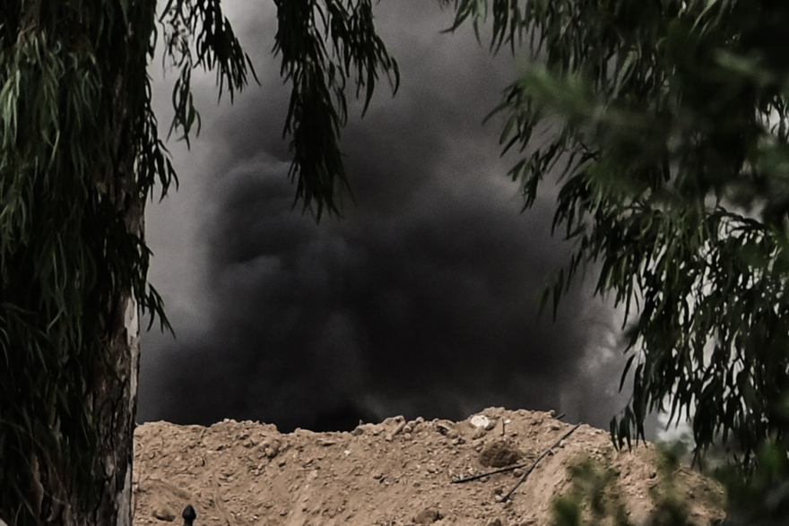 Λεωφόρος Ποσειδώνος: Δόθηκαν στην κυκλοφορία και τα δύο ρεύματα μετά την εξουδετέρωση της βόμβας