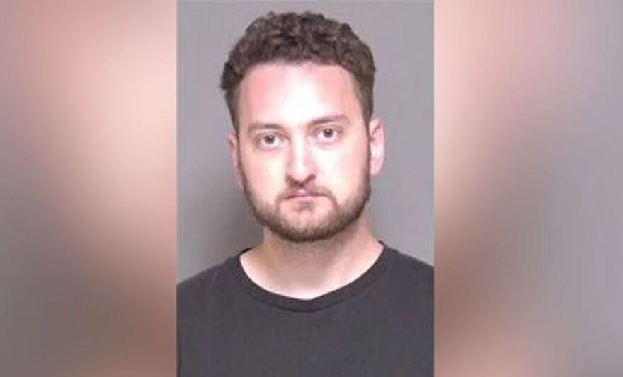 ΗΠΑ: Γιατρός δηλητηρίασε την 32χρονη σύζυγό του με κολχικίνη για να πάρει $500.000 από την ασφάλειά της