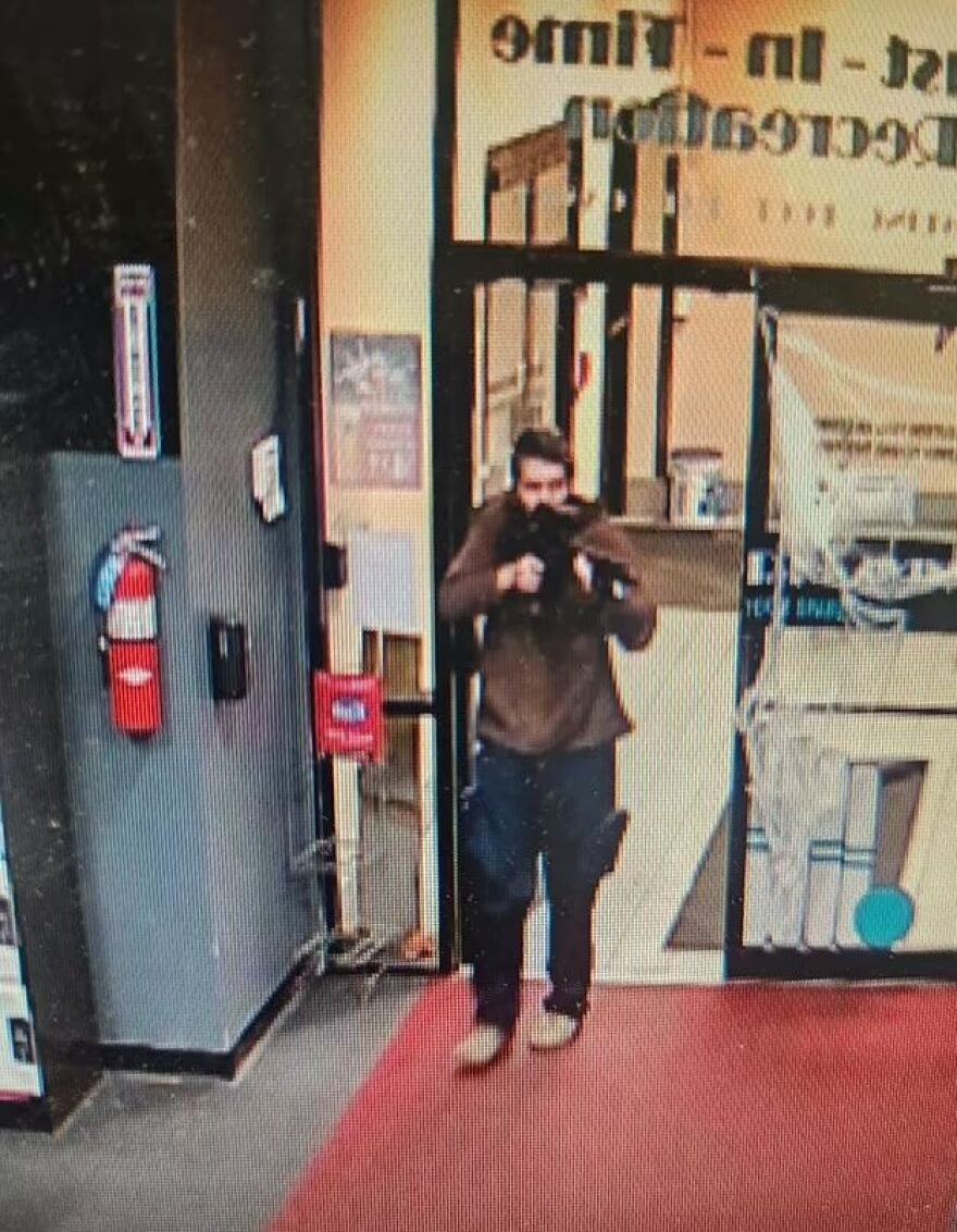 Μακελειό στο Μέιν: Ανθρωποκυνηγητό για τον 40χρονο έφεδρο που σκότωσε 22 ανθρώπους και τραυμάτισε δεκάδες άλλους