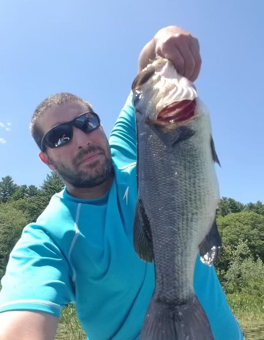 Μακελειό στο Μέιν: Ανθρωποκυνηγητό για τον 40χρονο έφεδρο που σκότωσε 22 ανθρώπους και τραυμάτισε δεκάδες άλλους