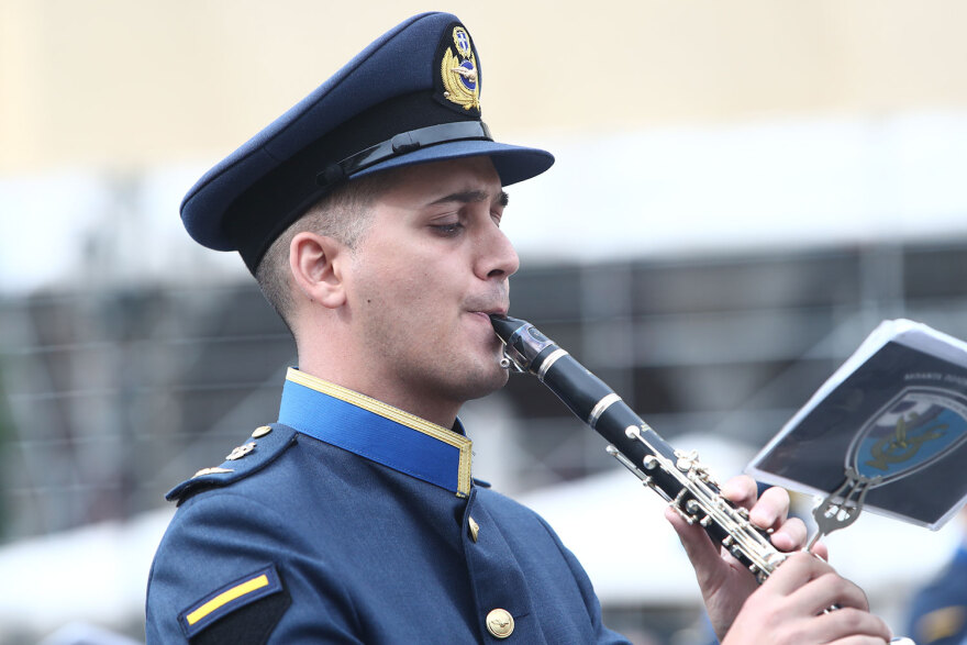 Θεσσαλονίκη: «Μάγεψαν» οι μπάντες των Ενόπλων Δυνάμεων και οι σπουδαστές της ΣΣΑΣ (βίντεο και φωτογραφίες)