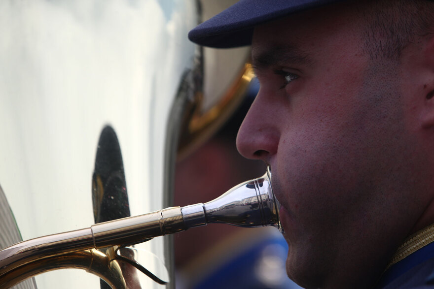 Θεσσαλονίκη: «Μάγεψαν» οι μπάντες των Ενόπλων Δυνάμεων και οι σπουδαστές της ΣΣΑΣ (βίντεο και φωτογραφίες)