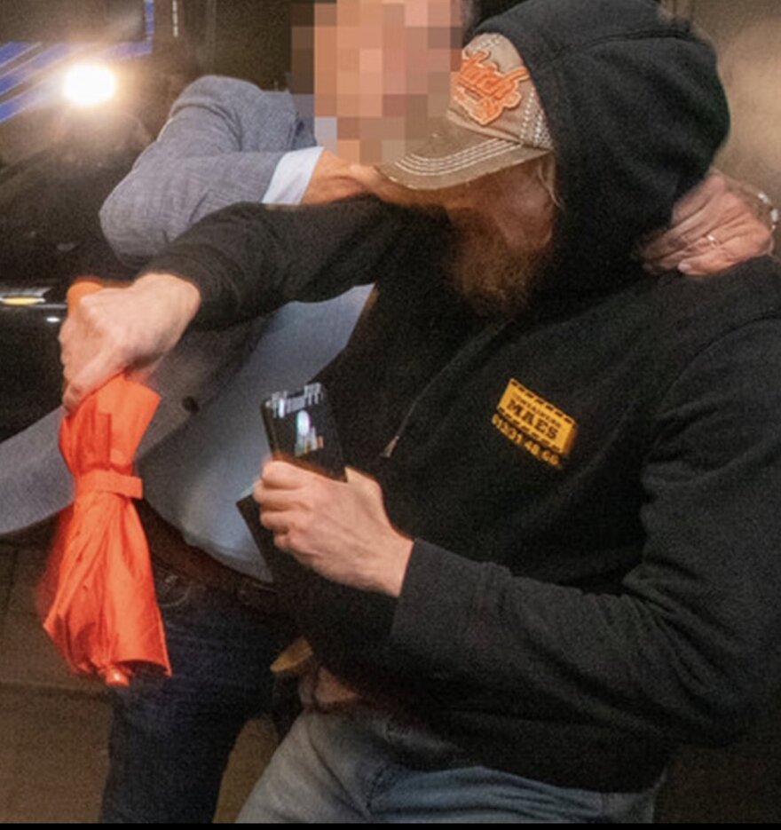 Ολλανδία: Ακροδεξιό κόμμα διέκοψε την προεκλογική εκστρατεία του μετά την επίθεση στον ηγέτη του