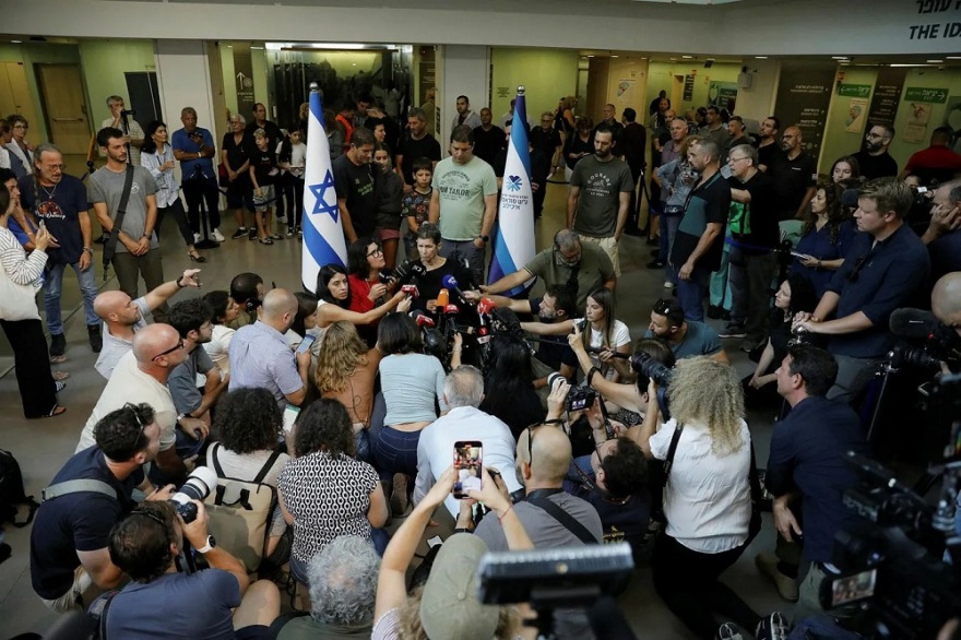 Ισραήλ: Ο εκπρόσωπος του νοσοκομείου που συντόνισε τη συνέντευξη της 85χρονης «την πλήρωσε» για την «ευγενική» Χαμάς 