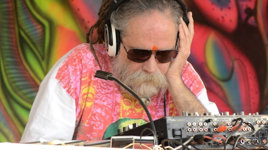 Goa Gil: Πέθανε ο θρύλος της ψυχεδελικής μουσικής σε ηλικία 72 ετών