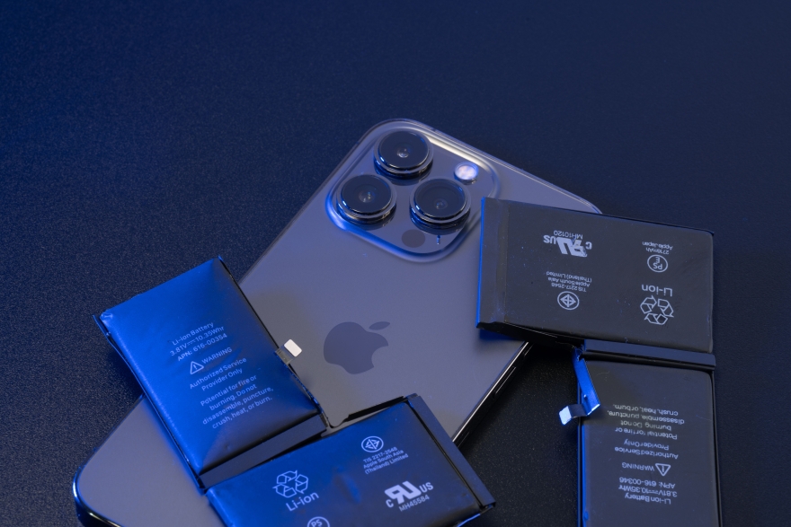 Γιατί εξαντλείται τόσο γρήγορα η μπαταρία στα iPhone μας;