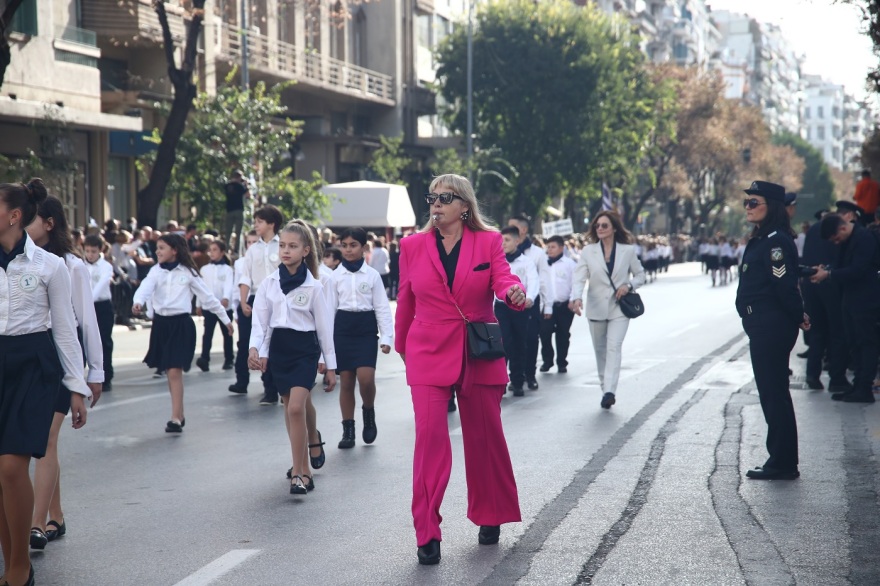Θεσσαλονίκη: Η μαθητική παρέλαση για την 28η Οκτωβρίου - Δείτε βίντεο και φωτογραφίες