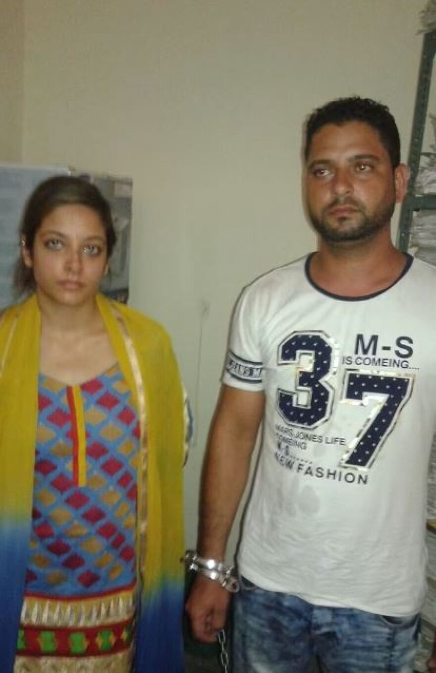 Βρετανίδα που καταδικάστηκε σε θάνατο στην Ινδία για τον φόνο του άνδρα της λέει: «Είμαι αθώα, ζω άθλια»