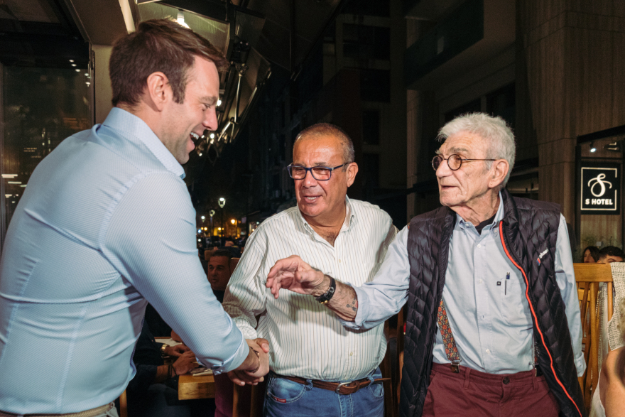 Κασσελάκης: Η συνάντηση με τον Γιάννη Μπουτάρη - Επαφές με νέους επιχειρηματίες και ανθρώπους του πολιτισμού