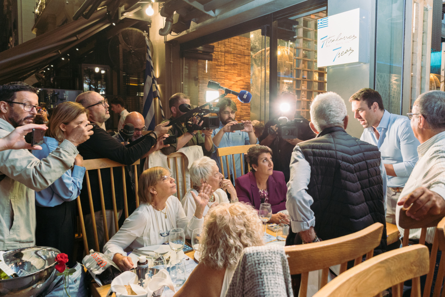 Κασσελάκης: Η συνάντηση με τον Γιάννη Μπουτάρη - Επαφές με νέους επιχειρηματίες και ανθρώπους του πολιτισμού