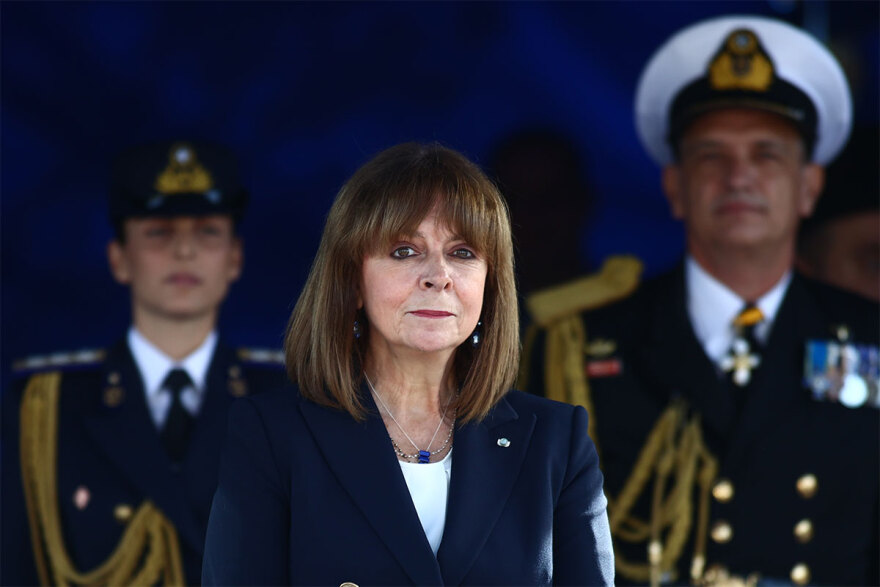 28η Οκτωβρίου: Πλήθος επισήμων στην παρέλαση - Πλάι πλάι Κασσελάκης και Ανδρουλάκης, είχαν σύντομη συνομιλία - Δείτε βίντεο