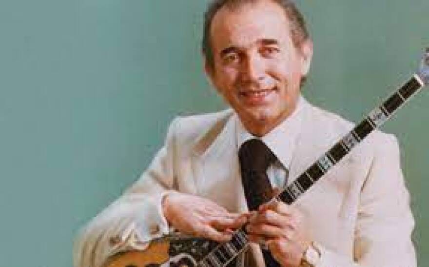 Μαίρη Μαράντη: Μια σπουδαία φωνή που τραγούδησε από Άκη Πάνου και Καραμπεσίνη μέχρι Καρβέλα