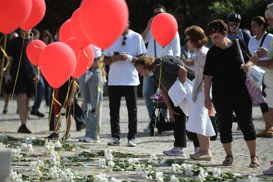 Βίντεο - φωτογραφίες: Φιλειρηνική διαμαρτυρία κατά του πολέμου στο Ισραήλ στον πεζόδρομο της Διονυσίου Αρεοπαγίτου
