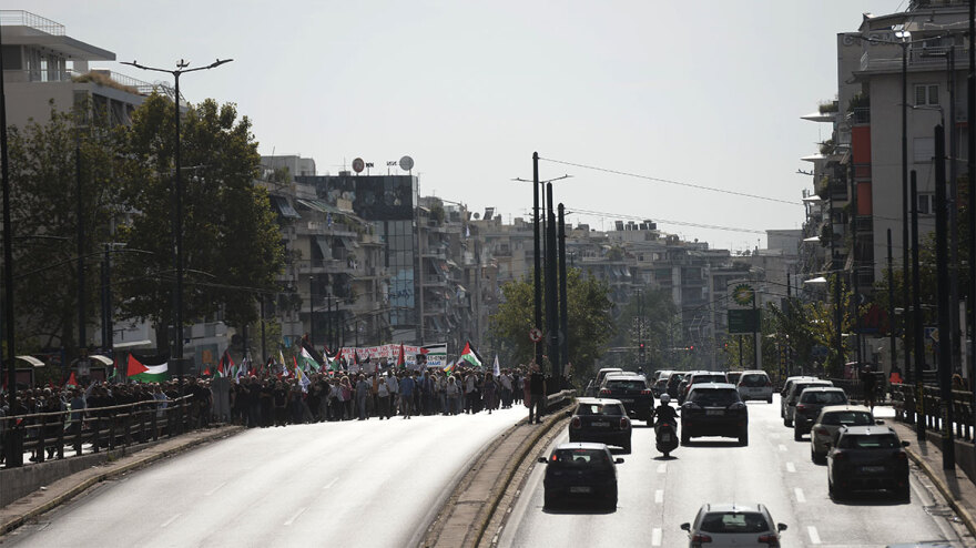 Συλλαλητήριο στην Αθήνα για να σταματήσουν οι ισραηλινές επιχειρήσεις στη Γάζα - Δείτε βίντεο και φωτογραφίες
