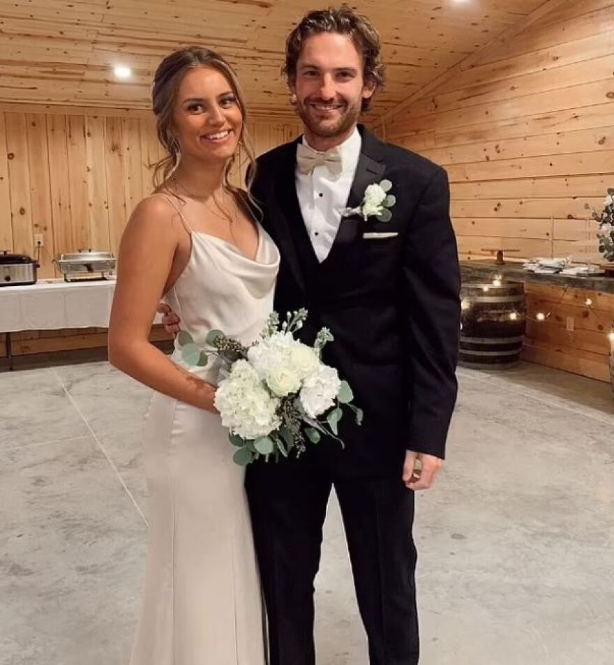 Το αντίο της αρραβωνιαστικιάς του Άνταμ Τζόνσον - «Θα μου λείπεις για πάντα και θα σε αγαπώ πάντα»