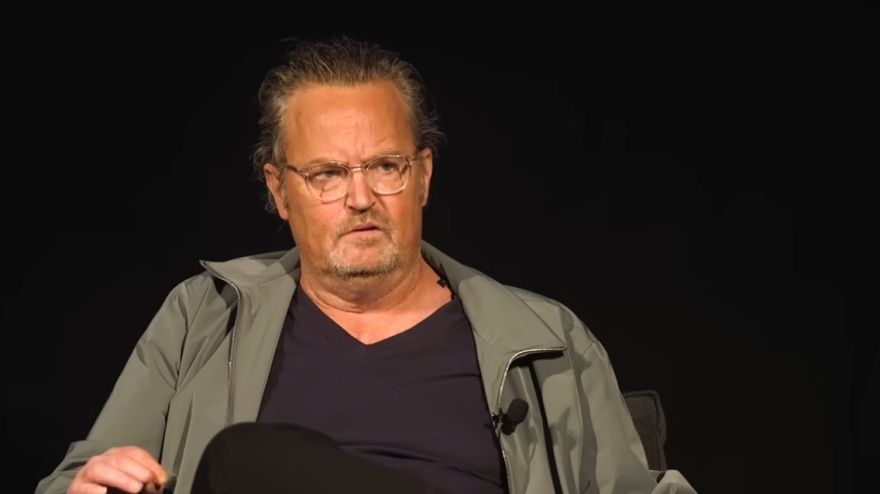 Ο Μάθιου Πέρι κολλούσε τα χέρια στα πόδια του για να μην παίρνει ναρκωτικά, λέει πρώην σύντροφός του