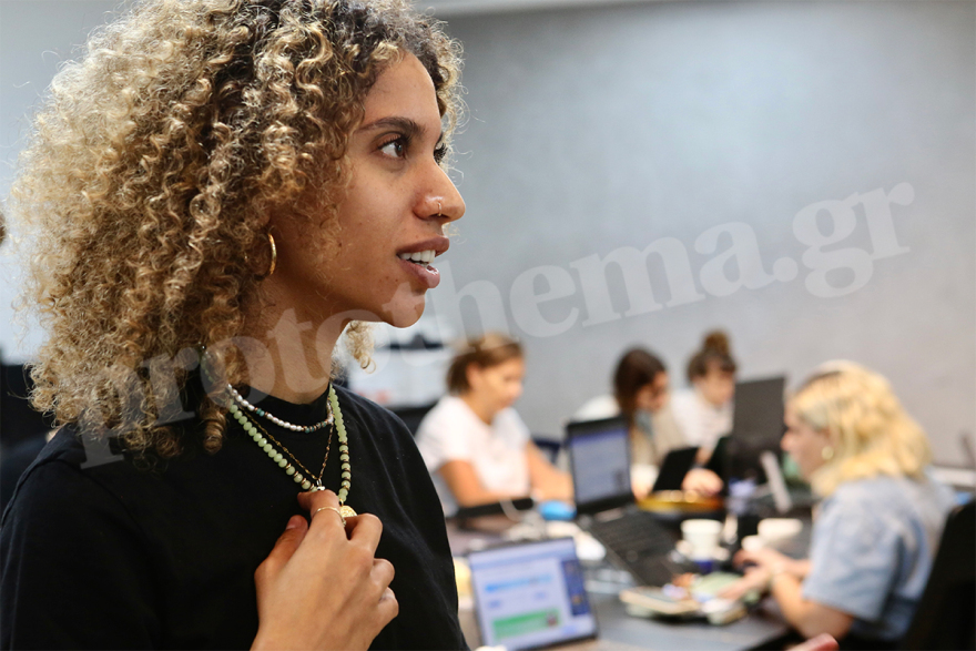 To protothema.gr στο «στρατηγείο» της οργάνωσης που έχει αναλάβει την επιστροφή των 227 ομήρων στο Ισραήλ