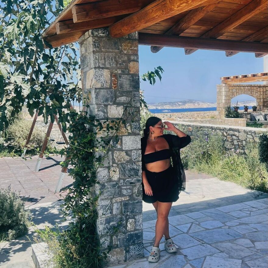 Δανάη Μπάρκα: Αναπολεί το καλοκαίρι - Δείτε την ανάρτησή της 