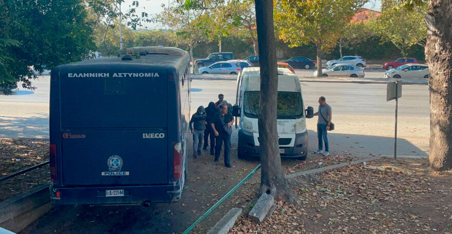 Θεσσαλονίκη: Απολογούνται οι τρεις από τους συλληφθέντες οπαδούς για τα επεισόδια στη Βούλγαρη