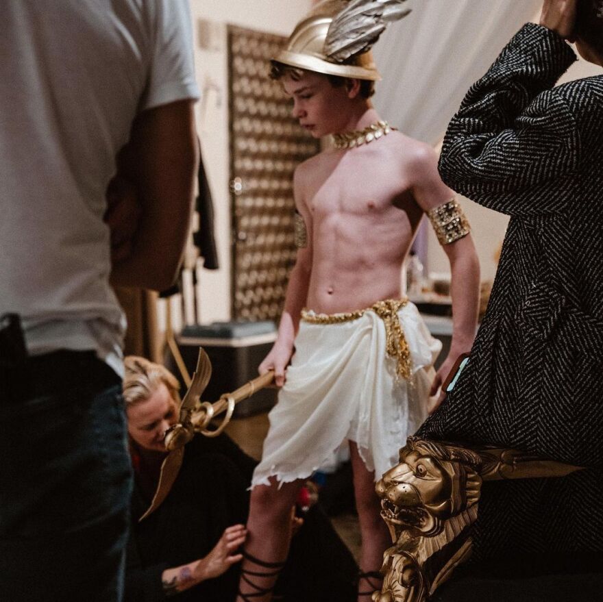 Νιλ Πάτρικ Χάρις: Ως θεός του Ολύμπου για το Χάλογουιν μαζί με τον σύζυγο και τα παιδιά τους