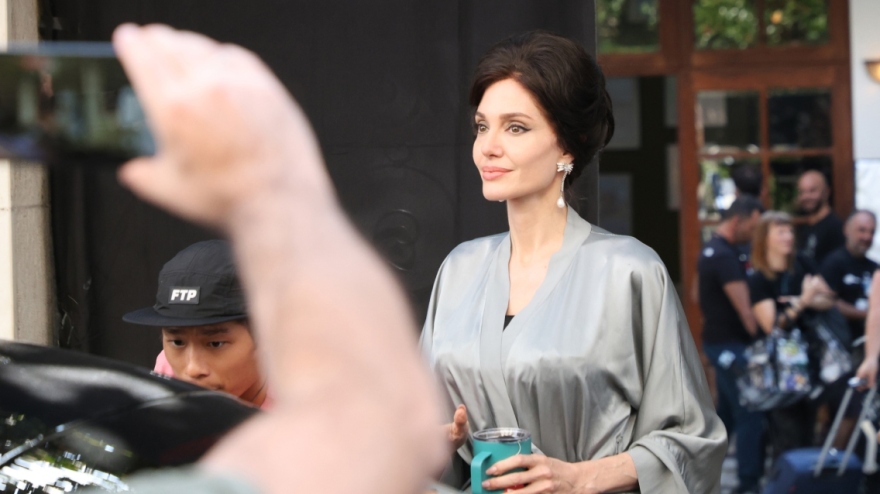 Αντζελίνα Τζολί: Οι φωτογραφίες της από τα γυρίσματα στον Πύργο