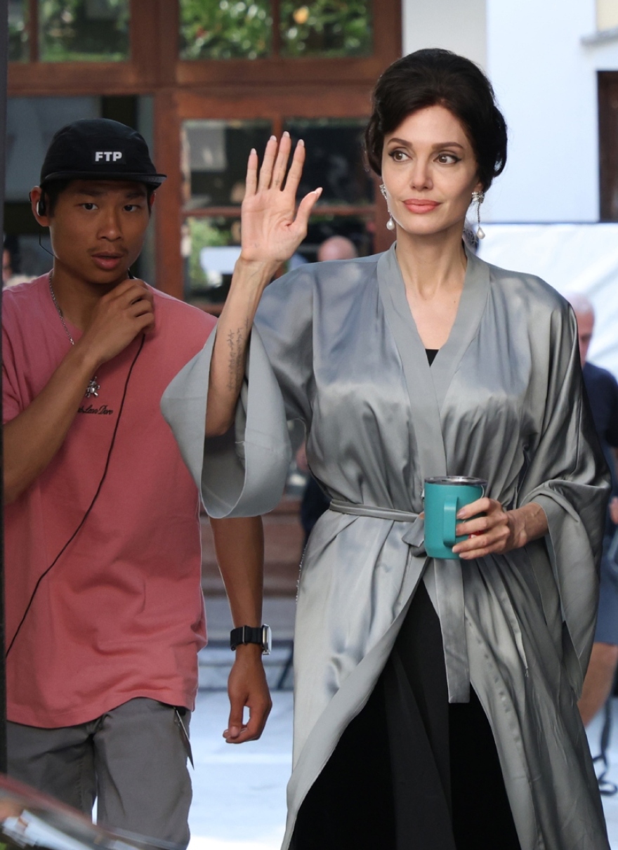 Αντζελίνα Τζολί: Οι φωτογραφίες της από τα γυρίσματα στον Πύργο