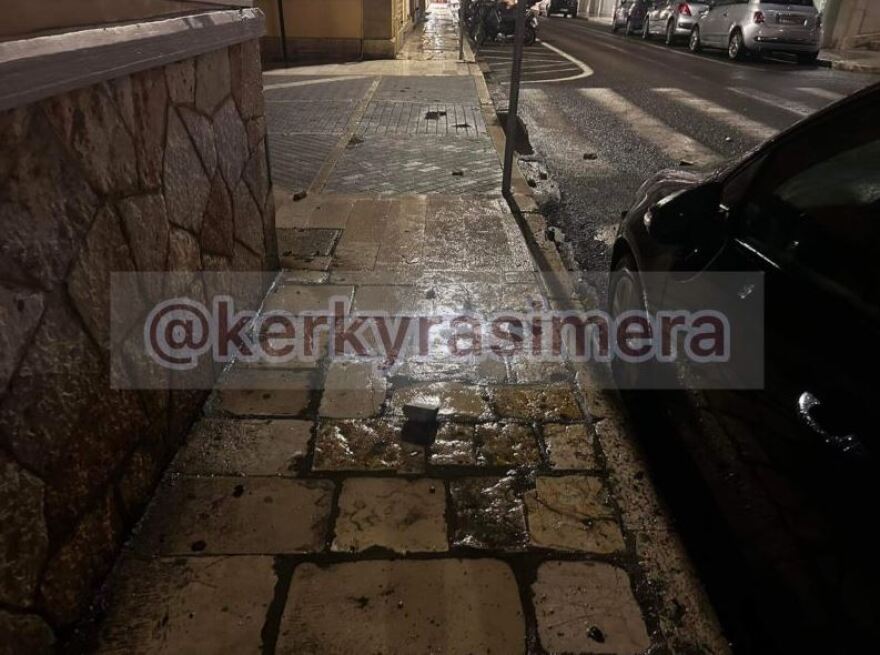 Κέρκυρα: Πλημμύρισαν δρόμοι από τη νεροποντή