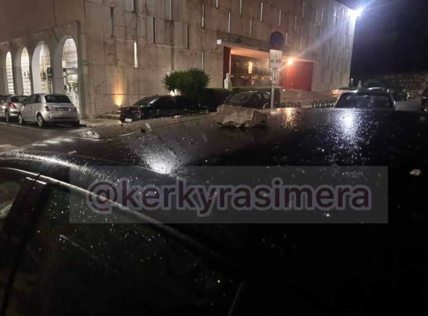 Κέρκυρα: Πλημμύρισαν δρόμοι από τη νεροποντή